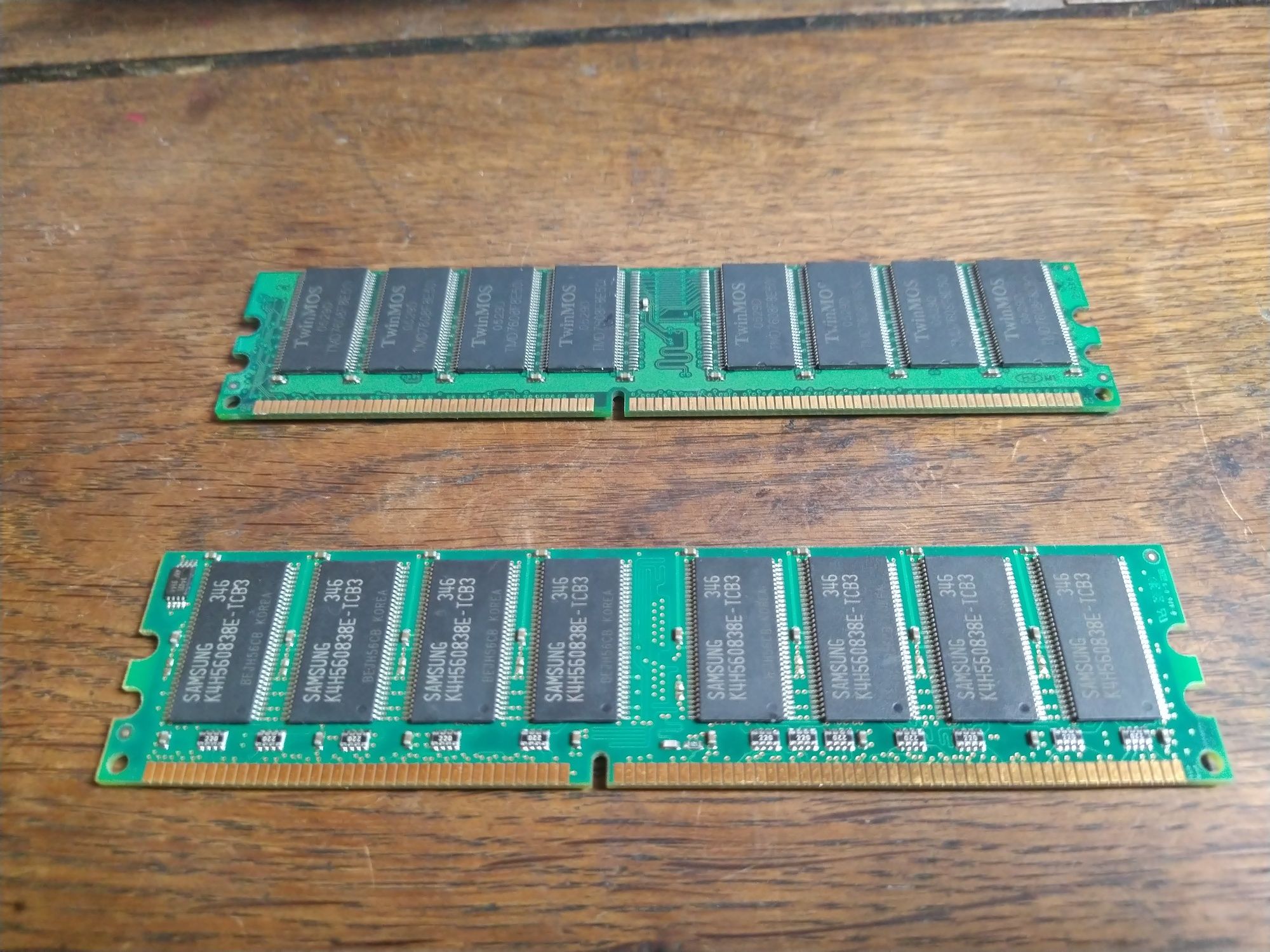 Kość pamięć ram DDr 512, jedna uszkodzona, druga nie wiem