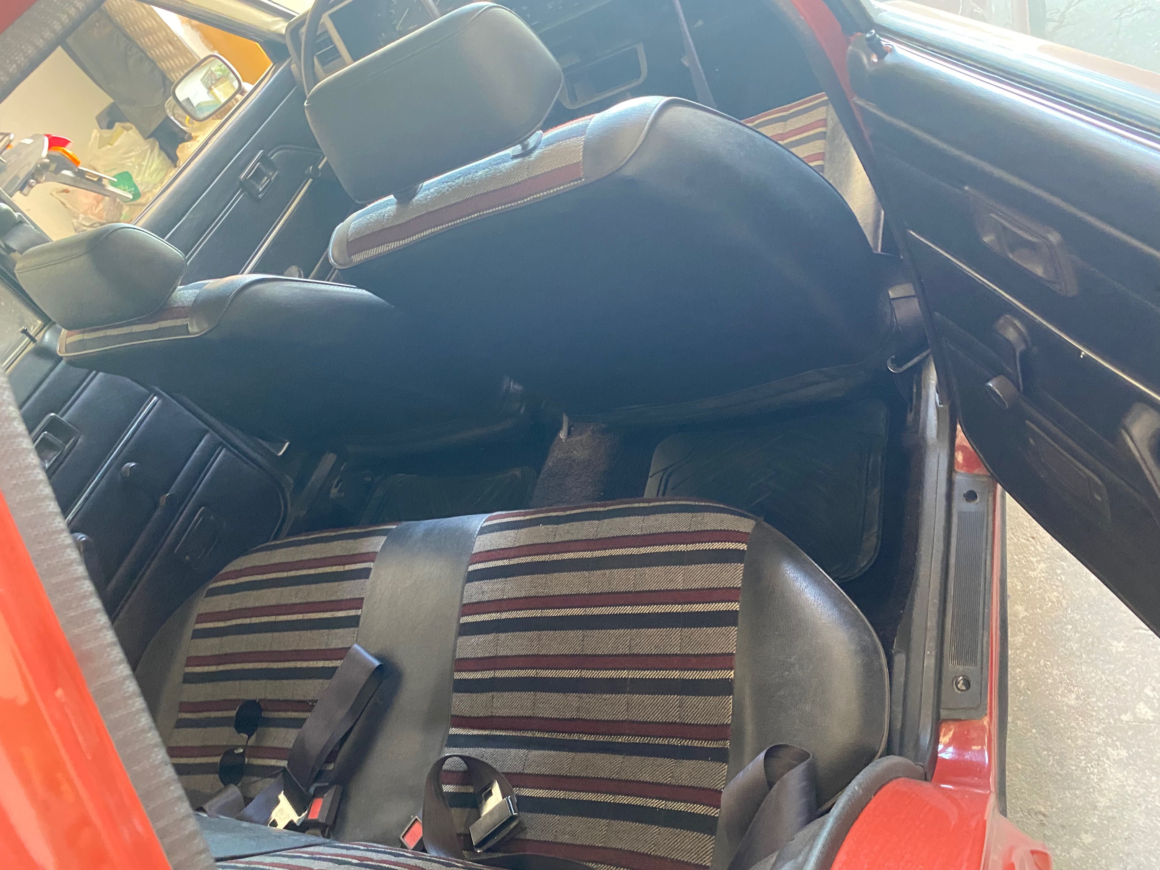 Daihatsu Charade xte 5speed ac