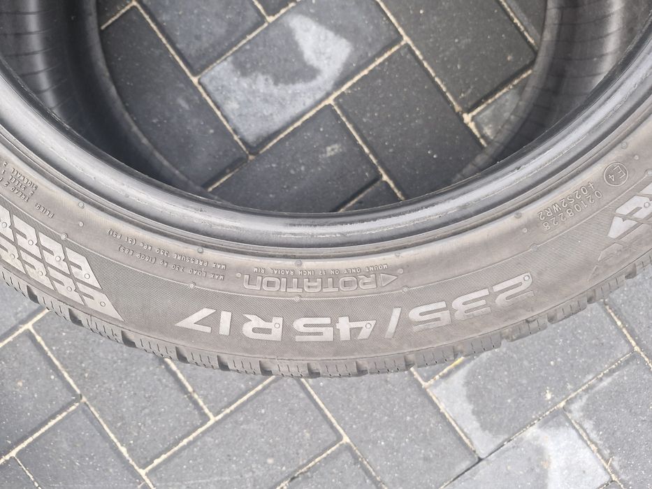 2 x opona zimowa 235/45r17 Nokian