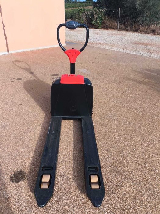 Porta paletas eléctrico
