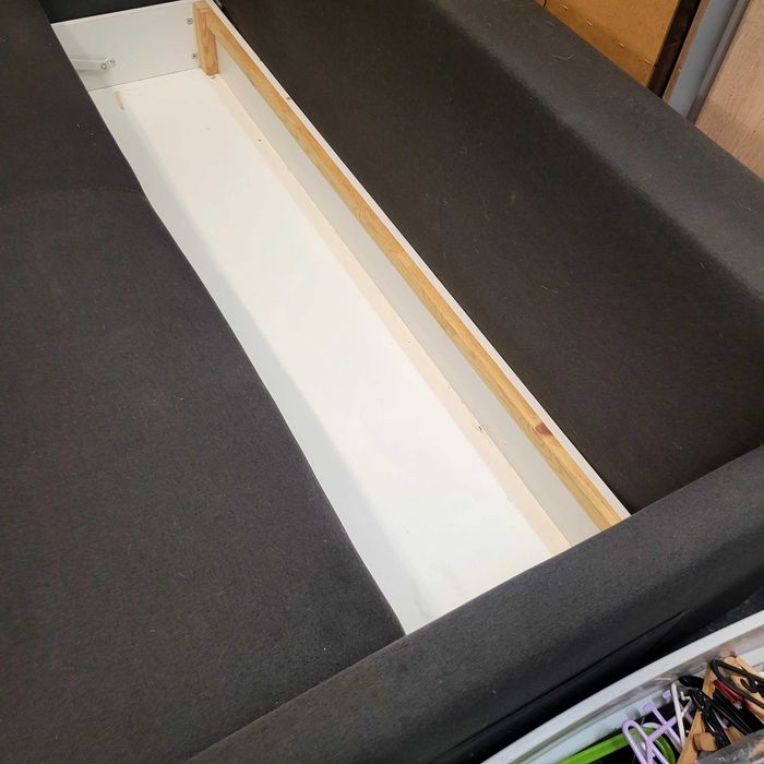 Kanapa w dobtym stanie. Możliwy transport