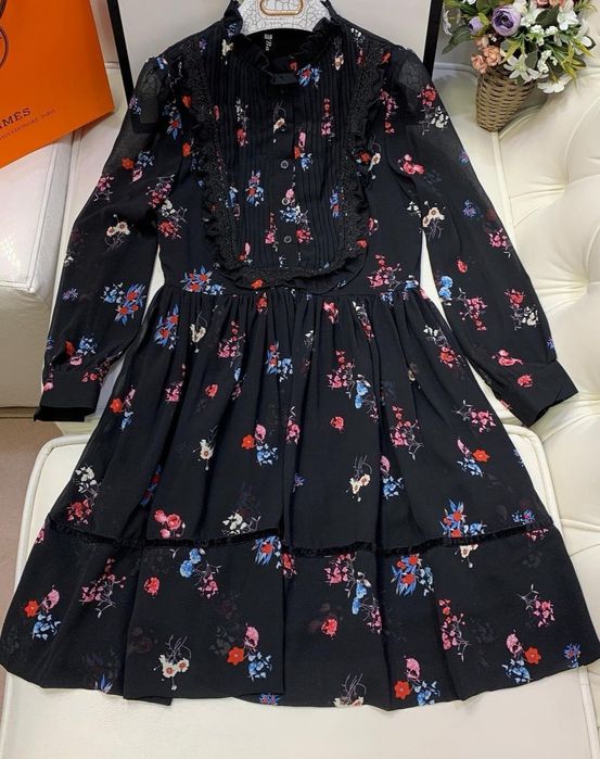 Плаття з квітковим принтом
