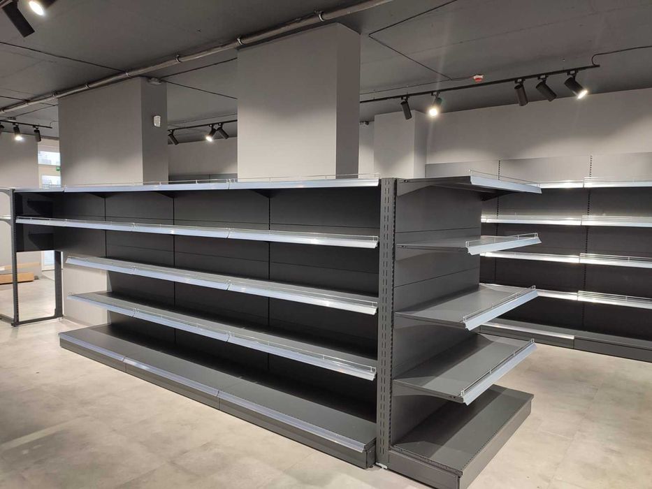 Торгові стелажі. Гачки. Каса. Прилавок. Торгове обладнання в магазин