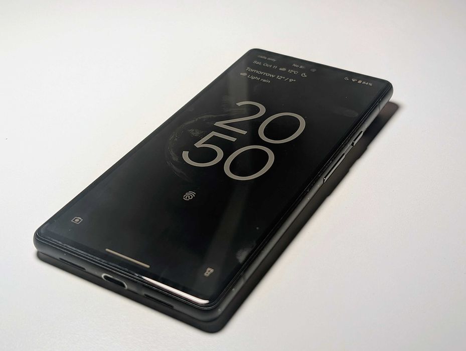 Google Pixel 6 | Android 16 | + etui Spigen.