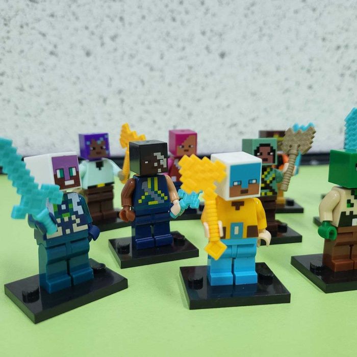Набір фігурок Minecraft 12 шт на підставках та зброєю Майнкрафт