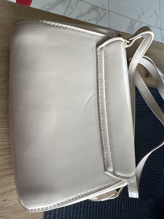 Mala torebka kremowa