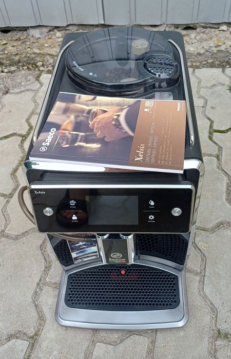 Кавомашина кавоварка Саеко Saeco Xelsis SM7680  чорна б/в