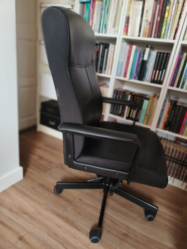 Cadeira Ikea Millberget