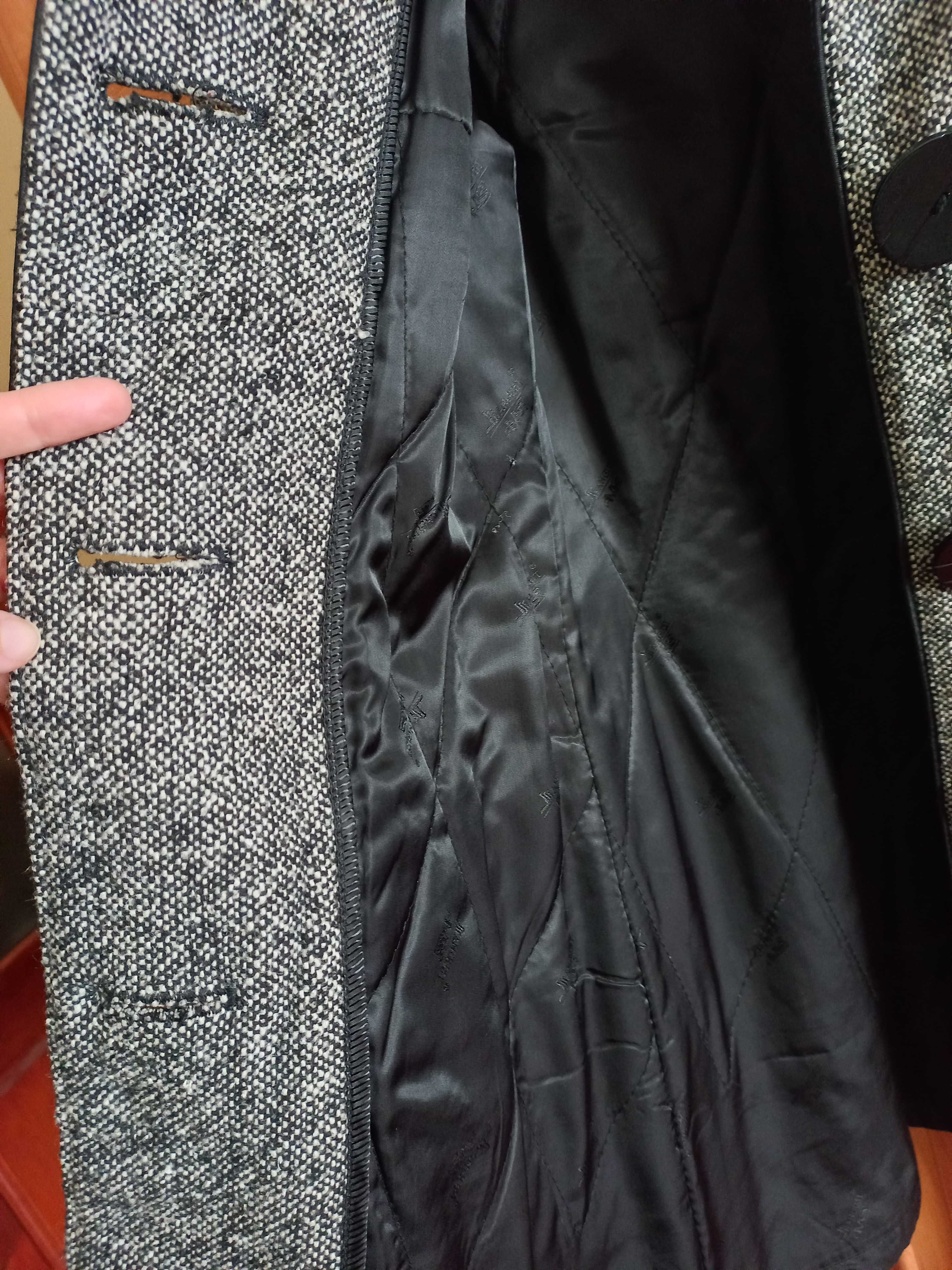 Пальто  серое с черным, ткань "елочка", твид /наверное/