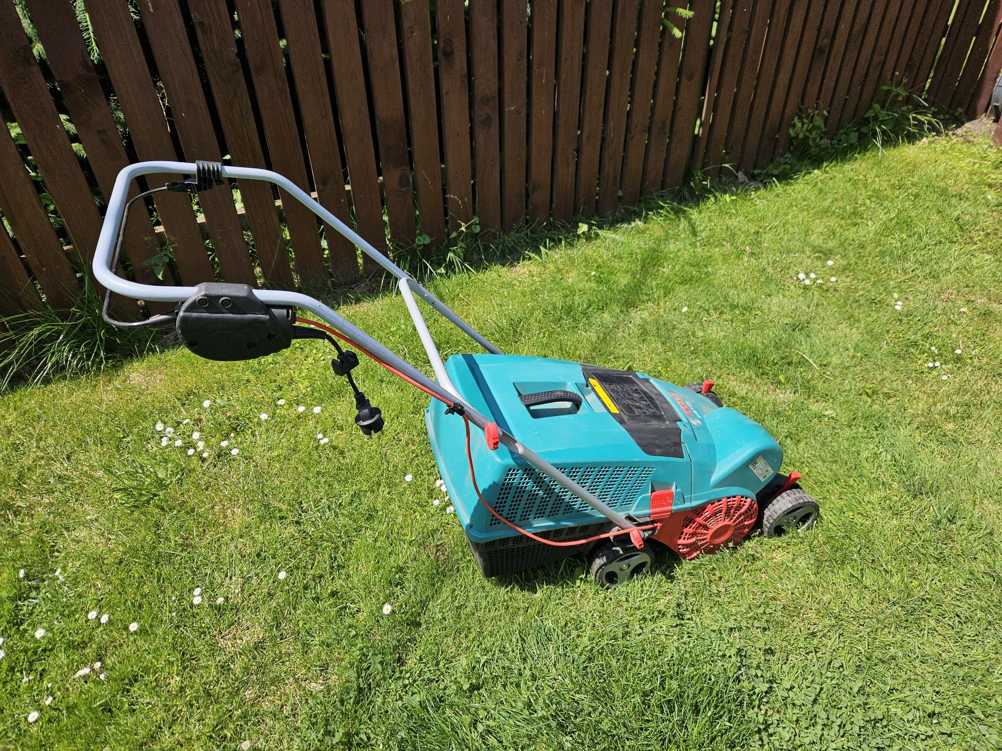 Wertykulator bosch avr 1100