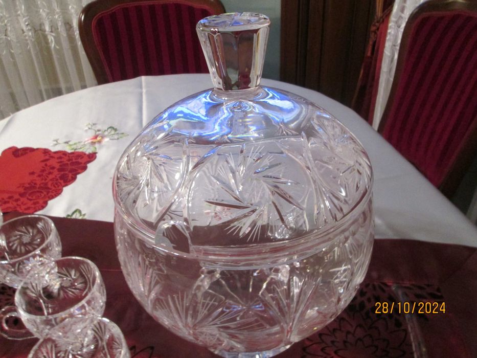 Kryształowa waza do pończu z 12 szt szklaneczkami i łyżką