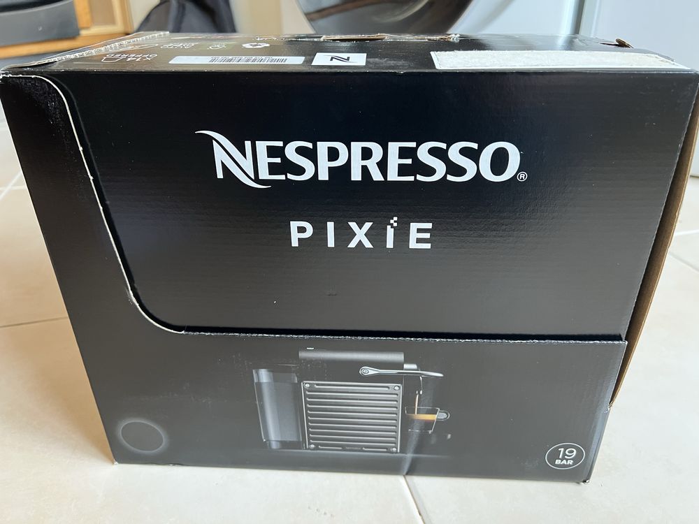 Nespresso Pixie Titan