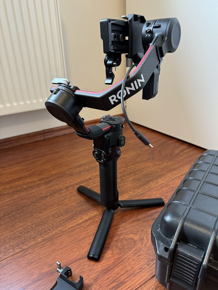 DJI Ronin RS2 + walizka + dual handle + vertical camera mount