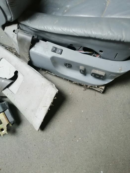 Fotele BMW E38 skóra szara