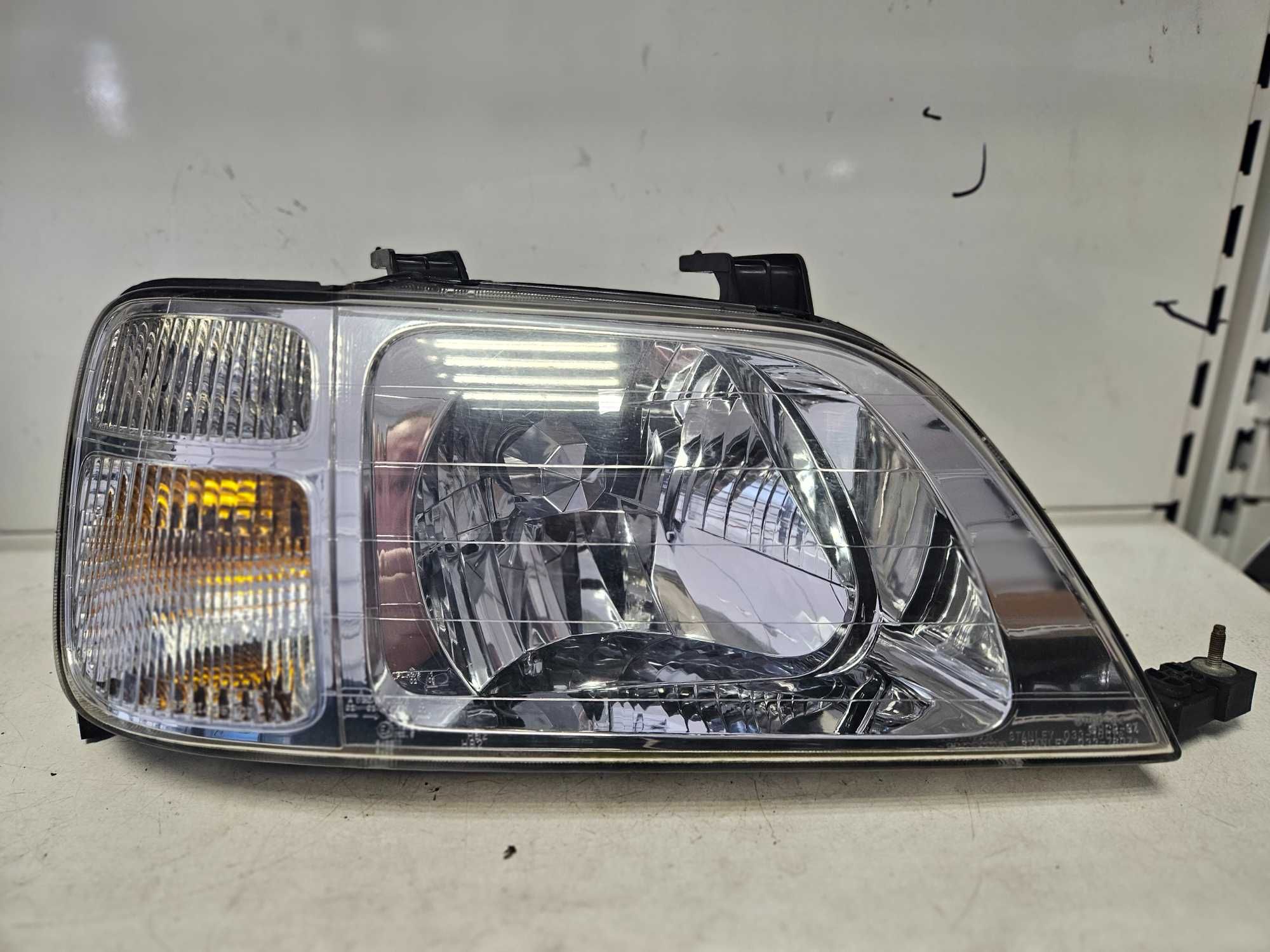 Lampa prawa Przednia prawy przód Honda CRV I