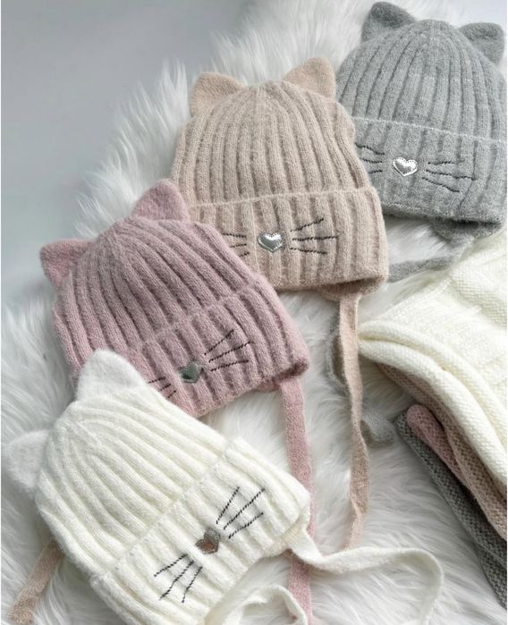 Зимовий набір шапка і хомут/шапка для дівчинки/тепла/киця/шапка зимова