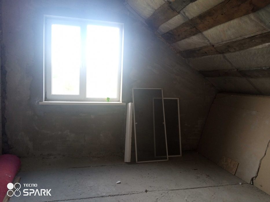 Продаю коттедж современной постройки гМерефа тихий центр р-н ЦРБ