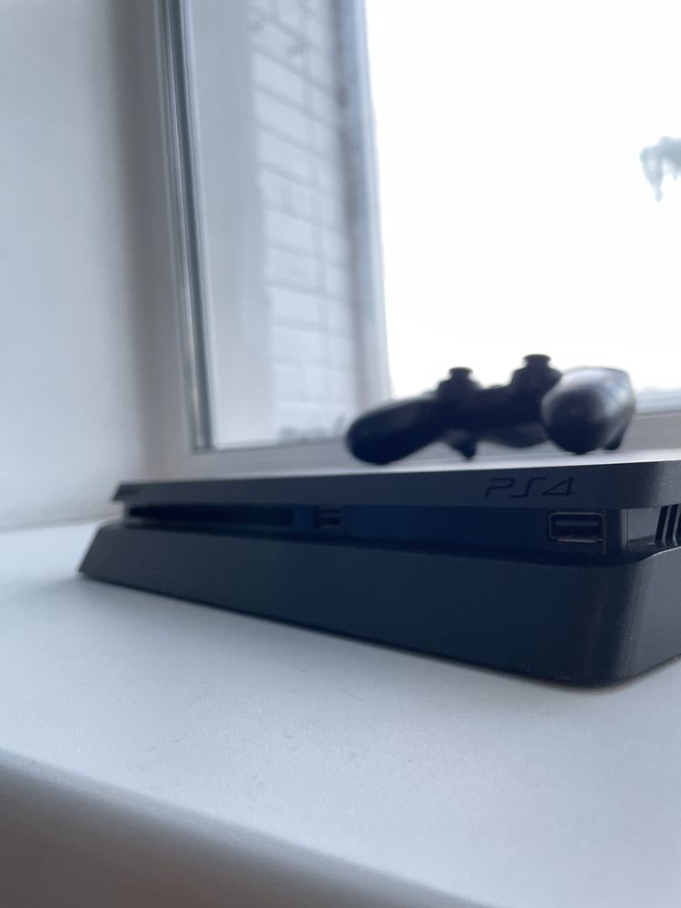 PS4 звичайна, Sony PlayStation 4