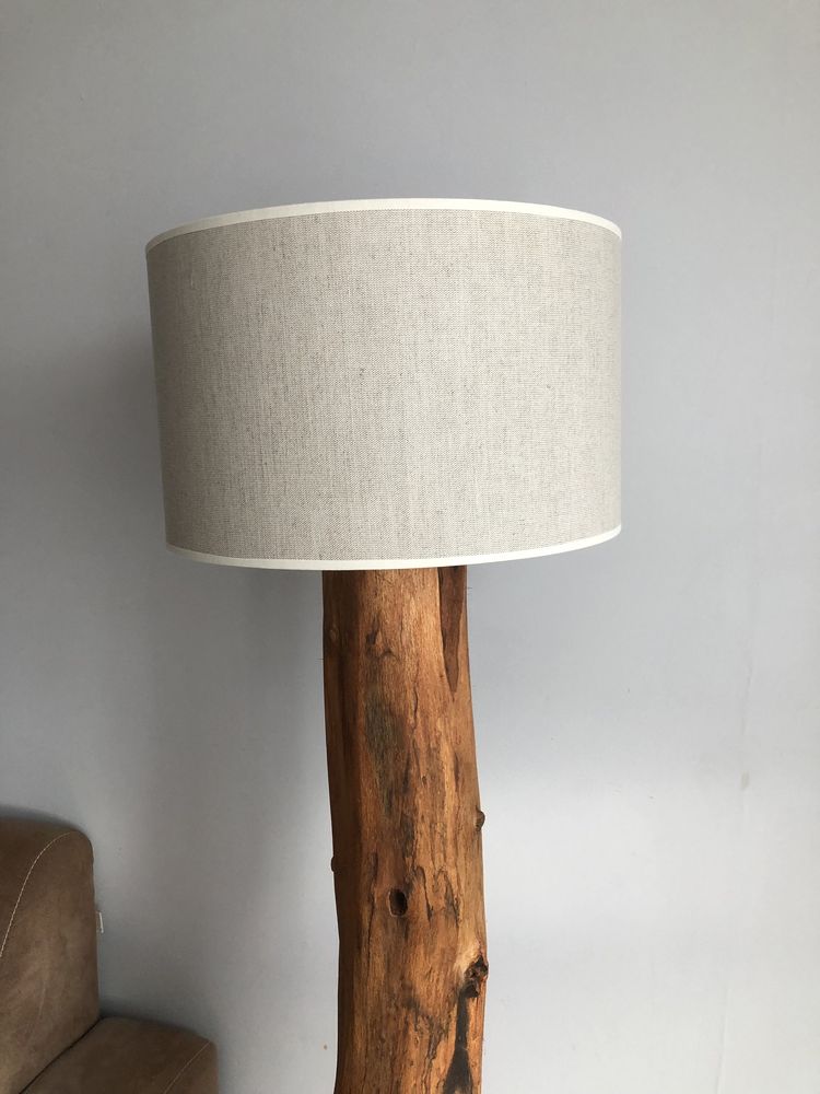 Lampa stojąca Loft z pnia Akacji