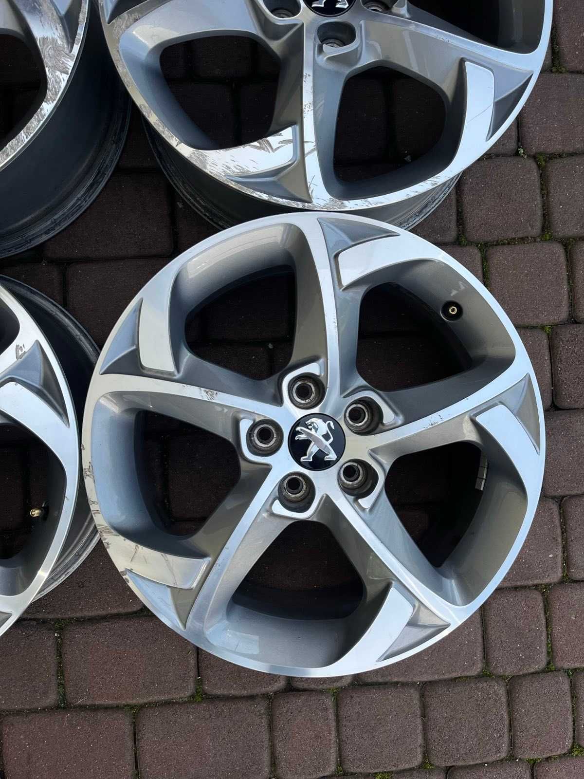 Oryginalne alufelgi Peugeot 5x108 17 cali 308 GT 508 SW BICOLOR