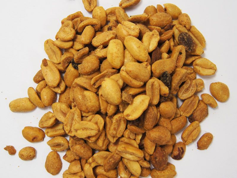 Orzechy arachidowe połówki mocno wyprażone, worki 25 kg