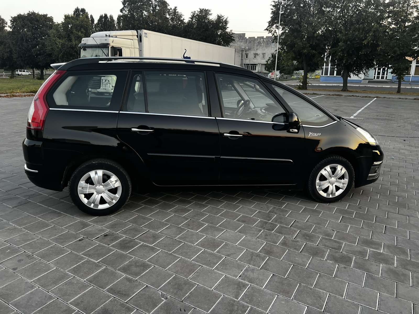 Продаю автомобіль Citroen C4 grand picasso