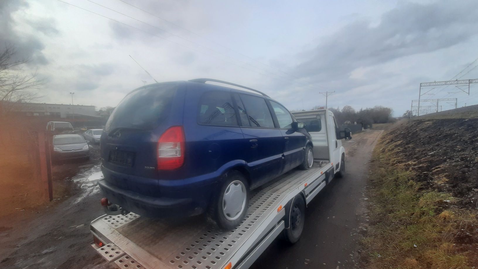 Opel Zafira A 2004r na części