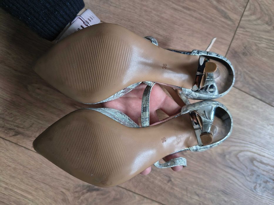 Nowe srebrne szpilki Sergio Bardi