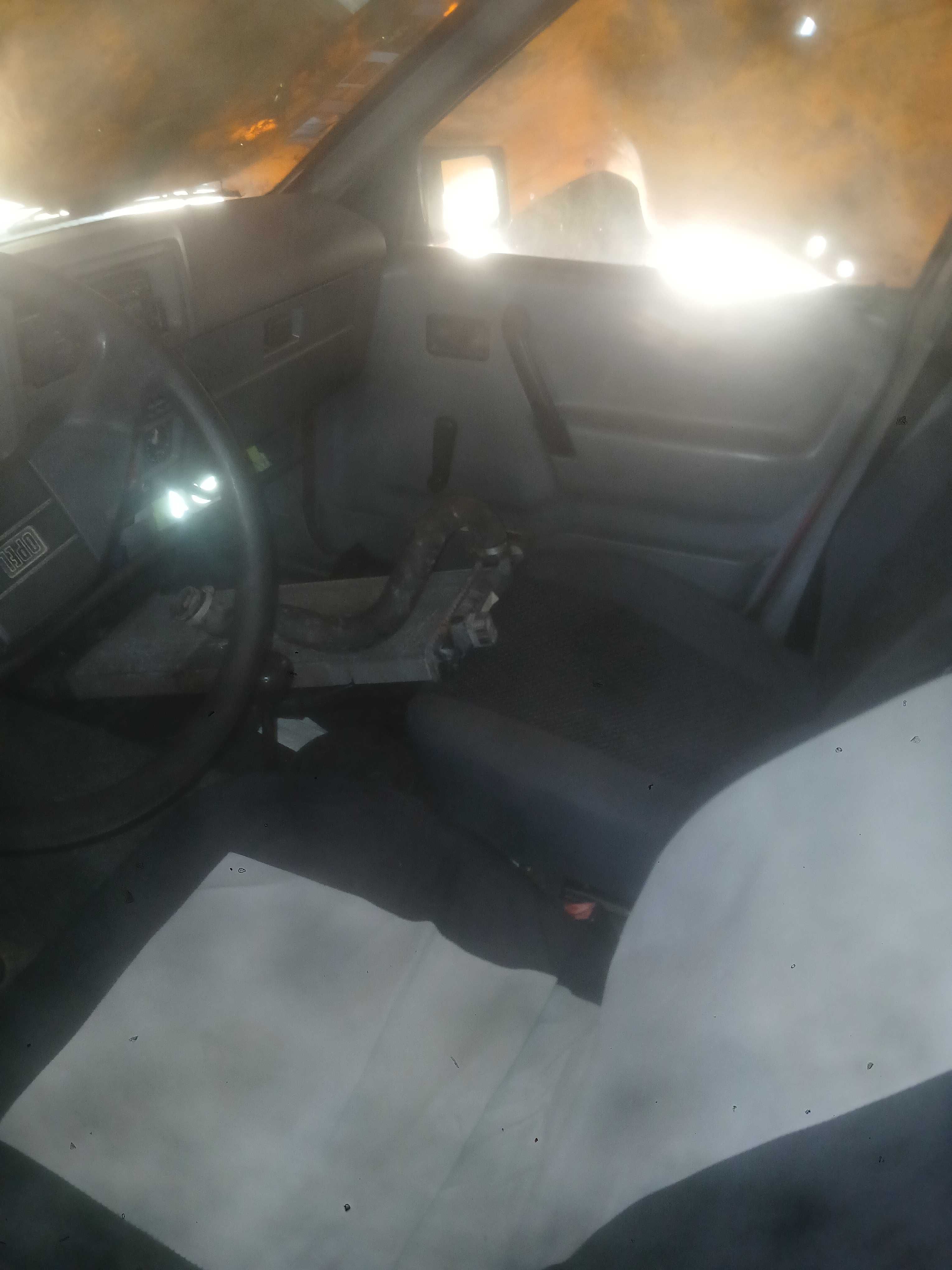 Opel corsa  com motor avariado