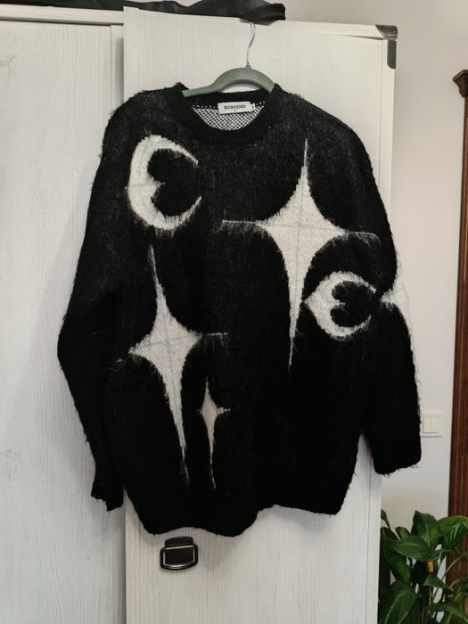 Светр стильний, новий.