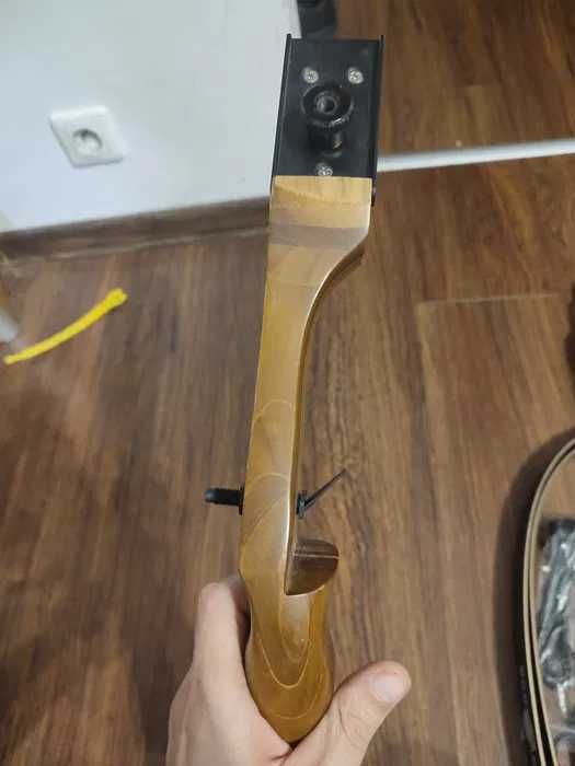 Łuk Hunter Touchwood TAIPAN 35/60 + akcesoria (pełen zestaw) + GRATIS