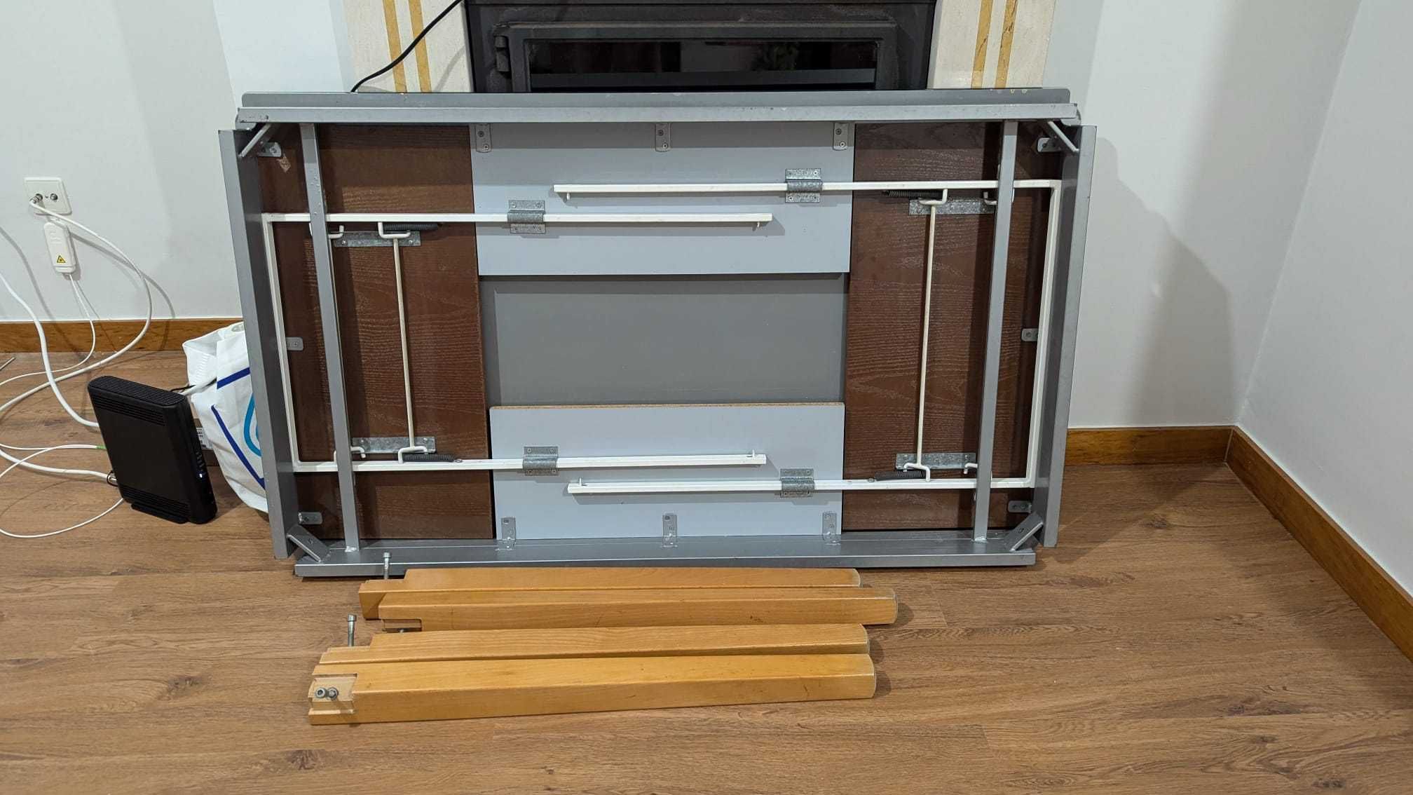 Mesa extensível em vidro temperado / Kitchen table