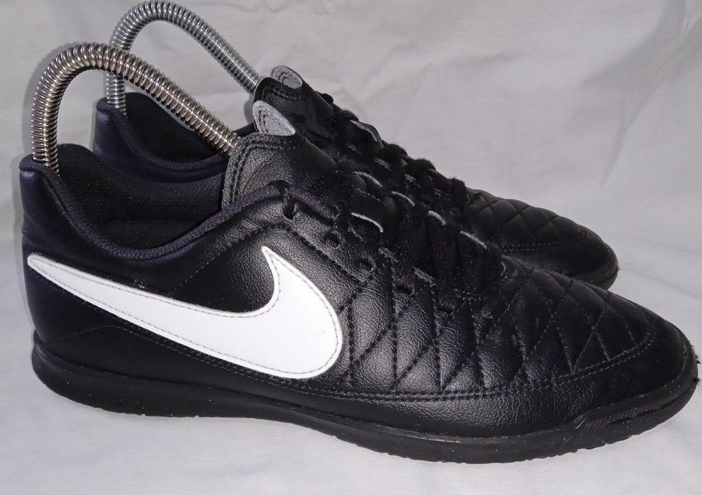Футзалки Nike Majestry IC 40 р