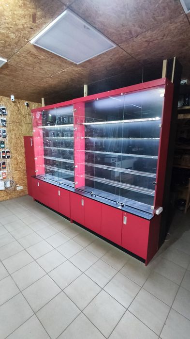 Продам шкаф для магазина