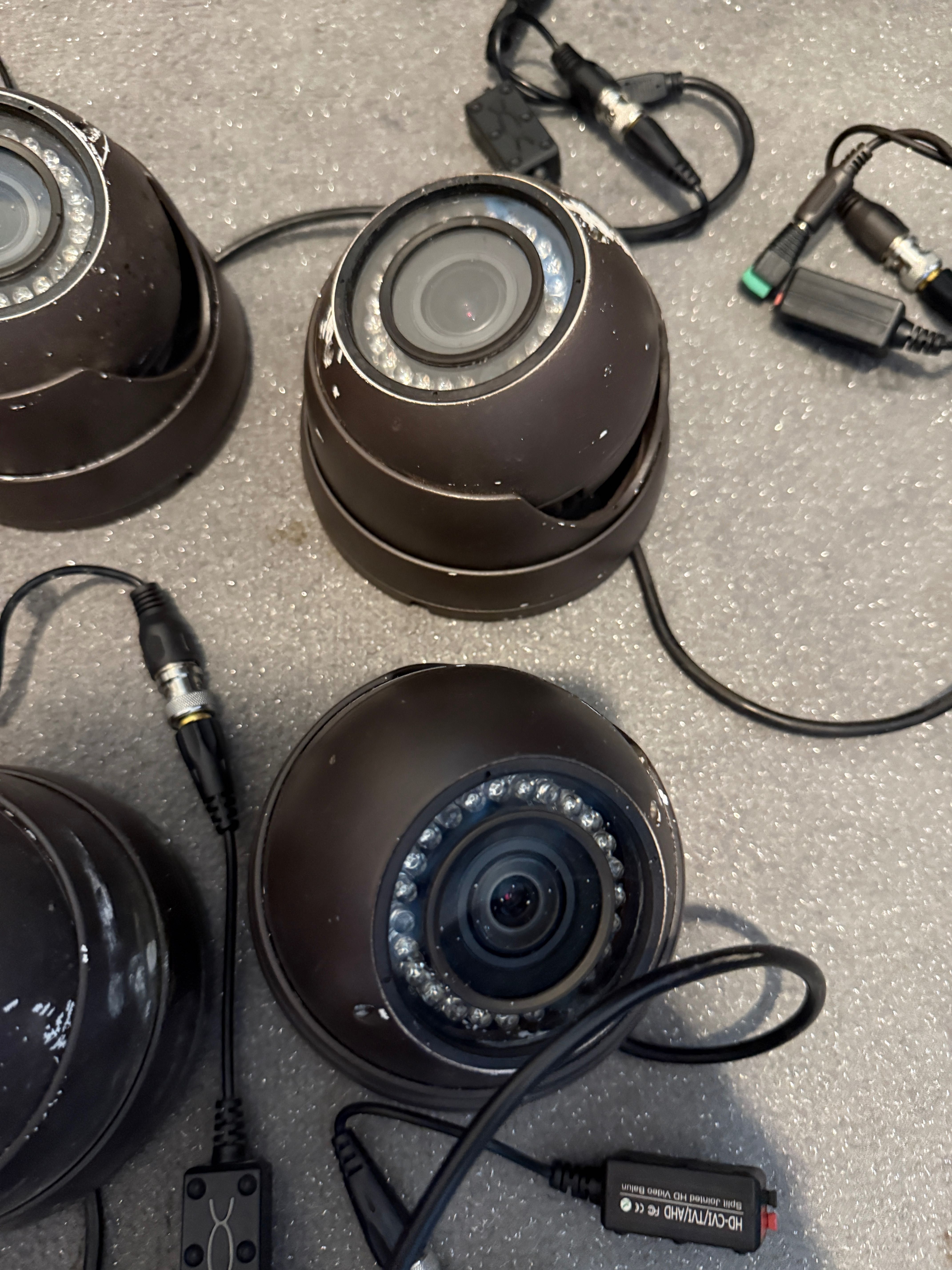 6 x Kamera Dahua HDCVI HDW1200RP,10 x Transmiter Video, Moduł Zasilacz