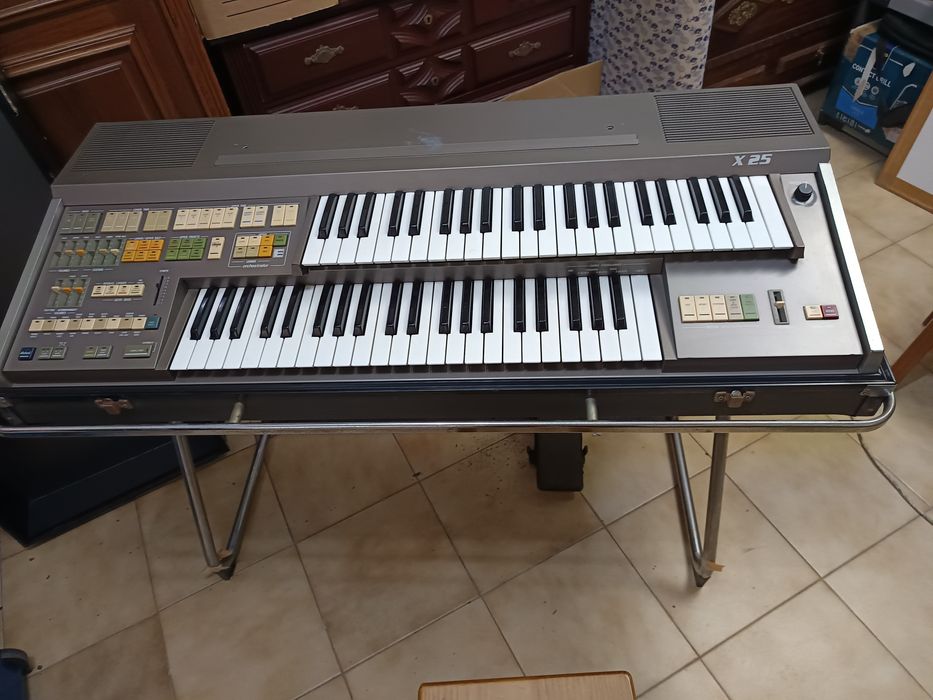 Piano dois teclados