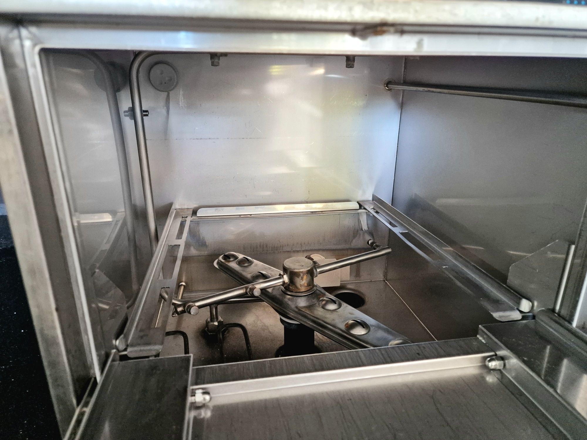 Máquina de lavar copos