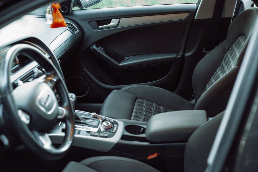 Audi A4 B8 z roku 2014r. 2.0 TDI 190 kmTiptronic