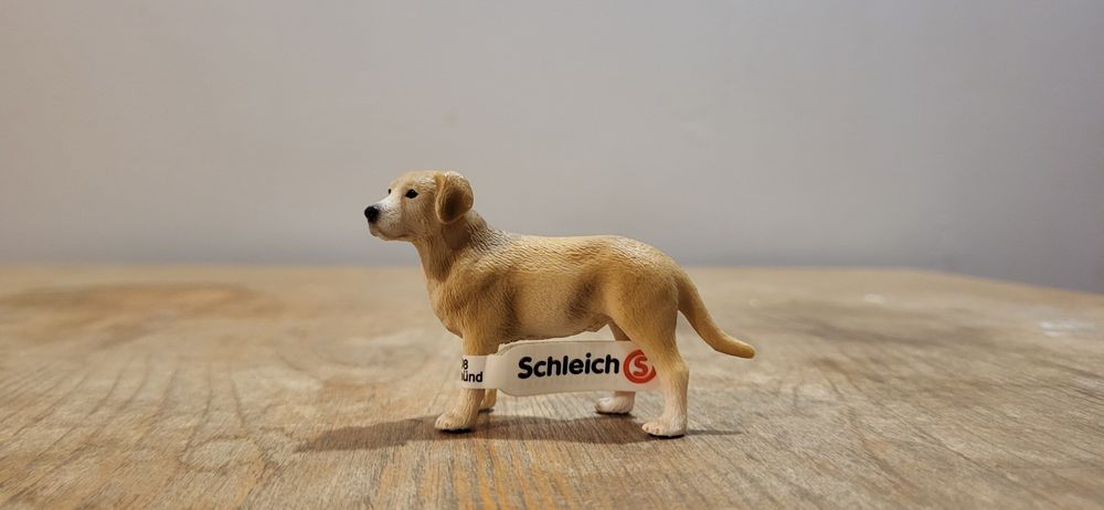 Schleich pies labrador figurka model wycofany z 2009 r.