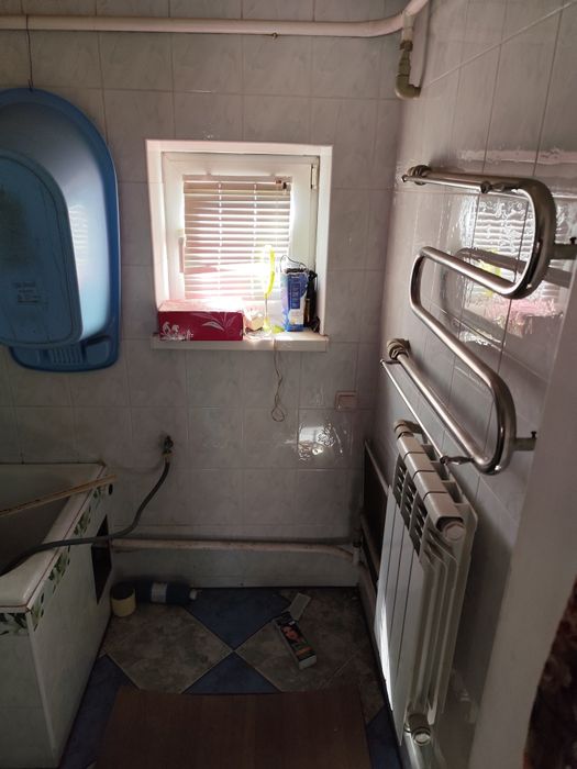 Здається половина дому з окремим входомпо вул.Бориса Луцького 26