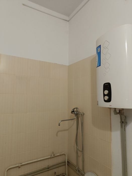 Продам приміщення, район Айсберг, з усіма зручностями.