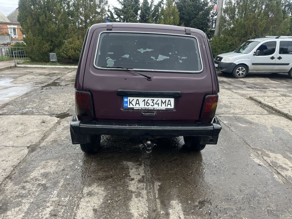 Продам ниву на полном боевом ходу