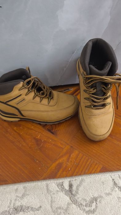 Botas em bom estado