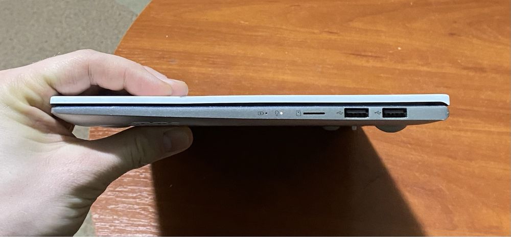 Asus VivoBook M433I 14"/8GB RAM/512GB SSD/FullHD/ryzen 7 4700! N2277