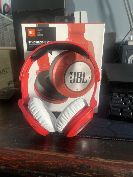 Słuchawki Jbl E40BT jak nowe . Serdecznie polecam !