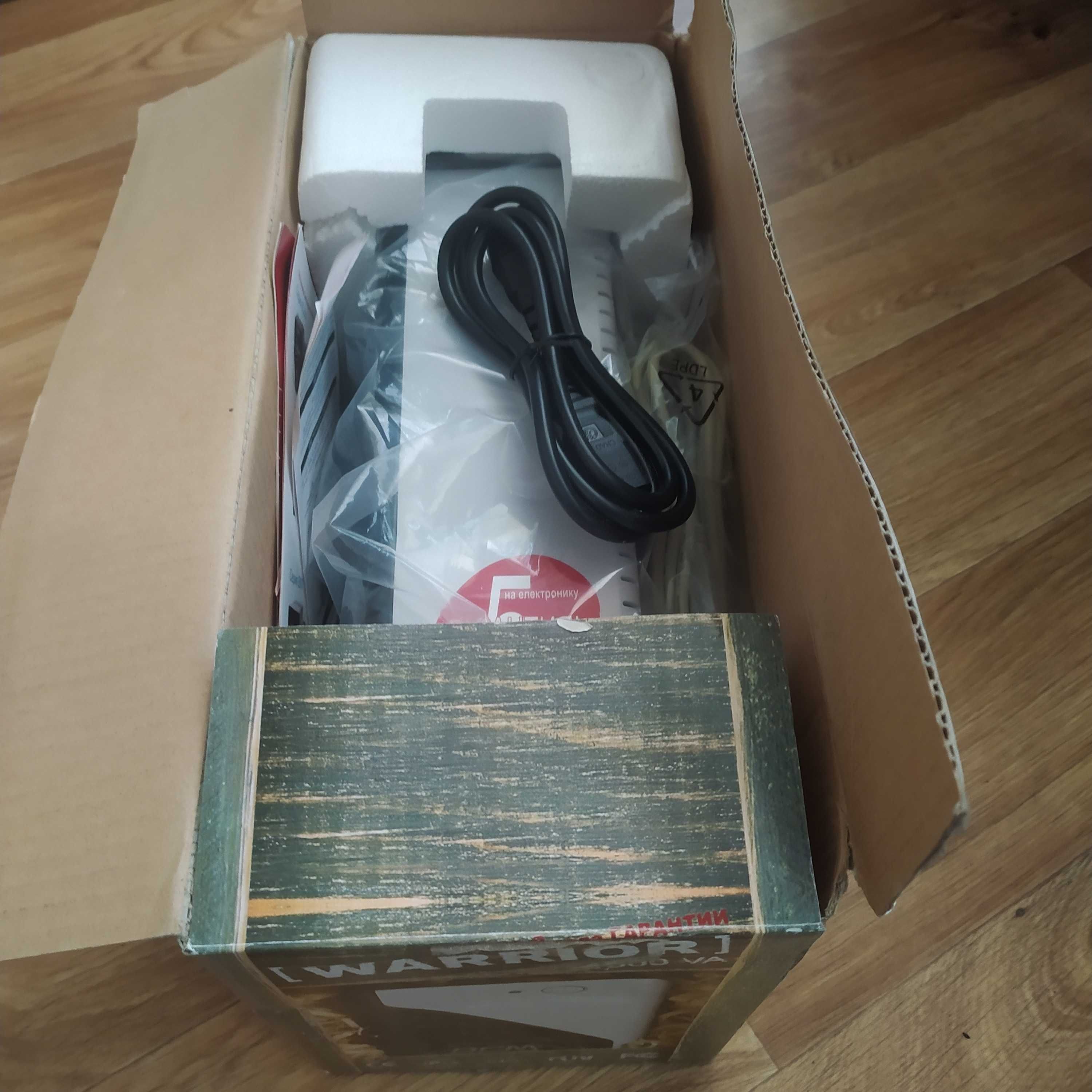 UPS Powercom WAR-1000AP