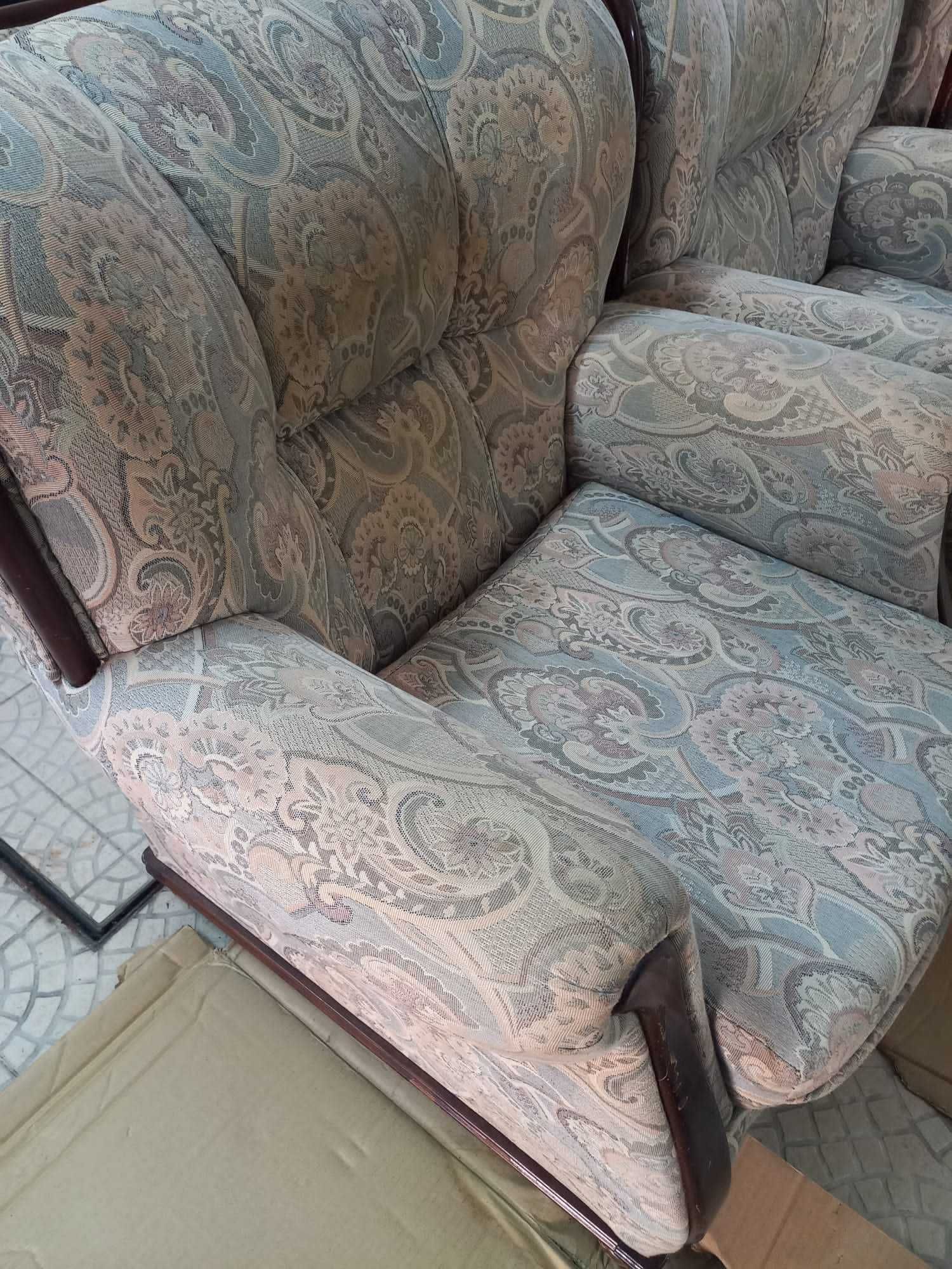 Conjunto de Sofas antigos feito de madeira maciça