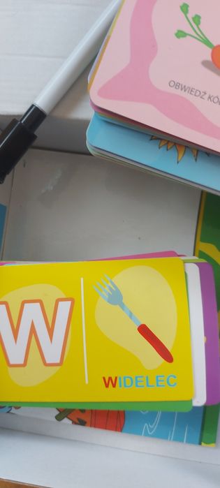 Nauka pisania. Zabawka edukacyjna zmazywanie-pisanie.
