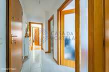 Apartamento T2 com 2 varandas, elevador, garagem e arrumos em Fânzeres