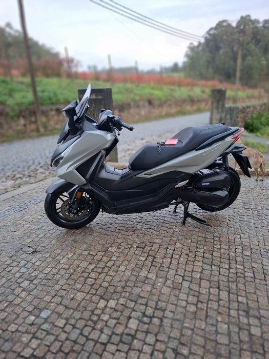 Honda forza 125 de 2023  como nova (ainda  com garantia)